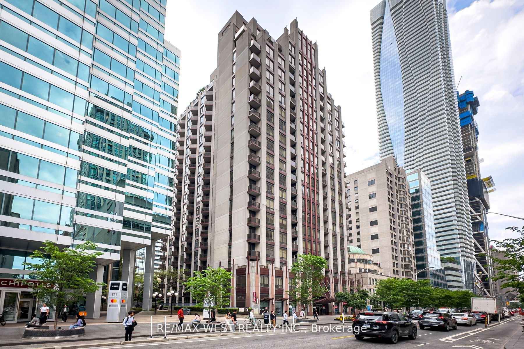 85 Bloor Street E, #1503