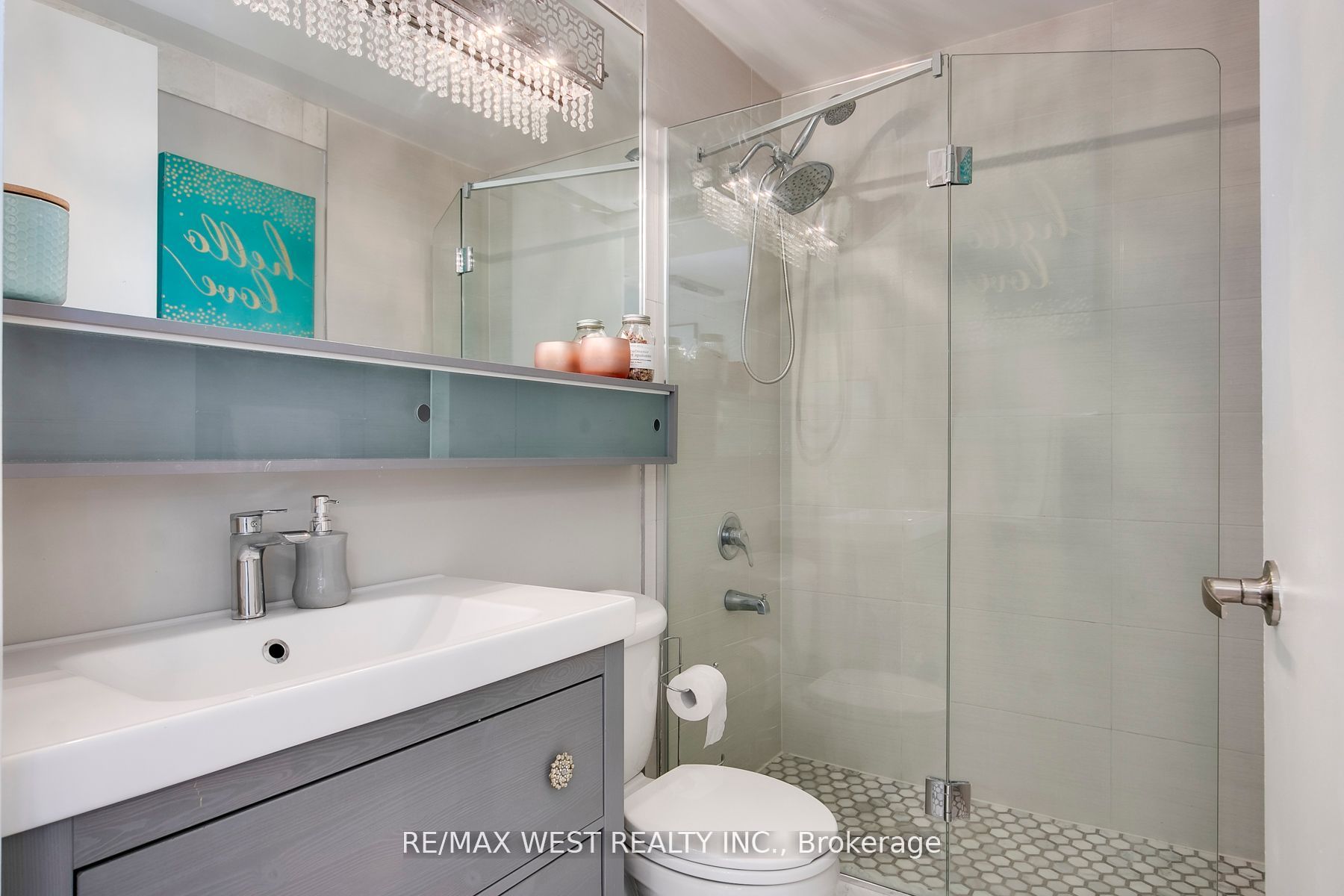 85 Bloor Street E, #1503