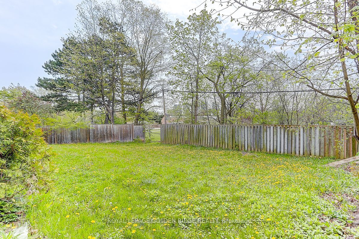 19 Morewood Crescent