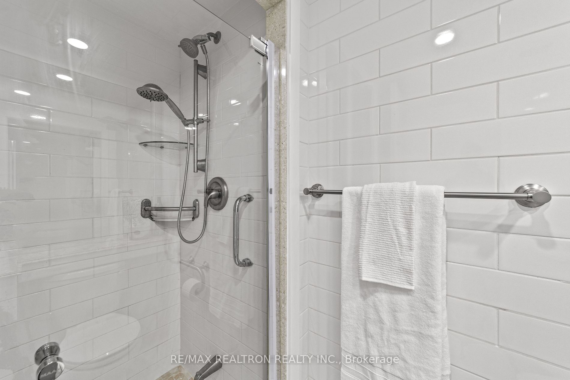3000 Bathurst St, #706