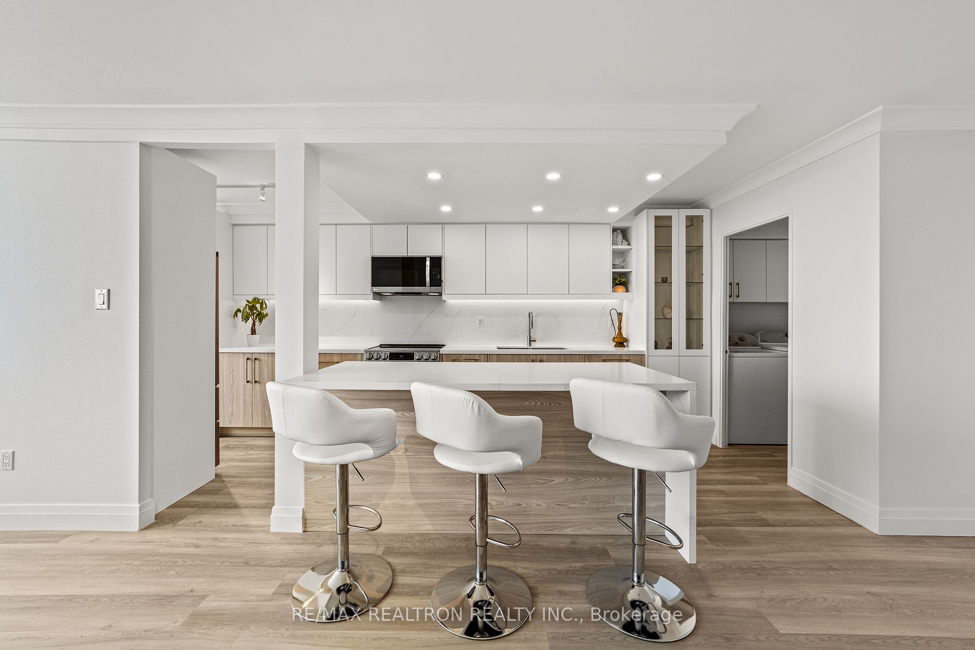 3000 Bathurst St, #706