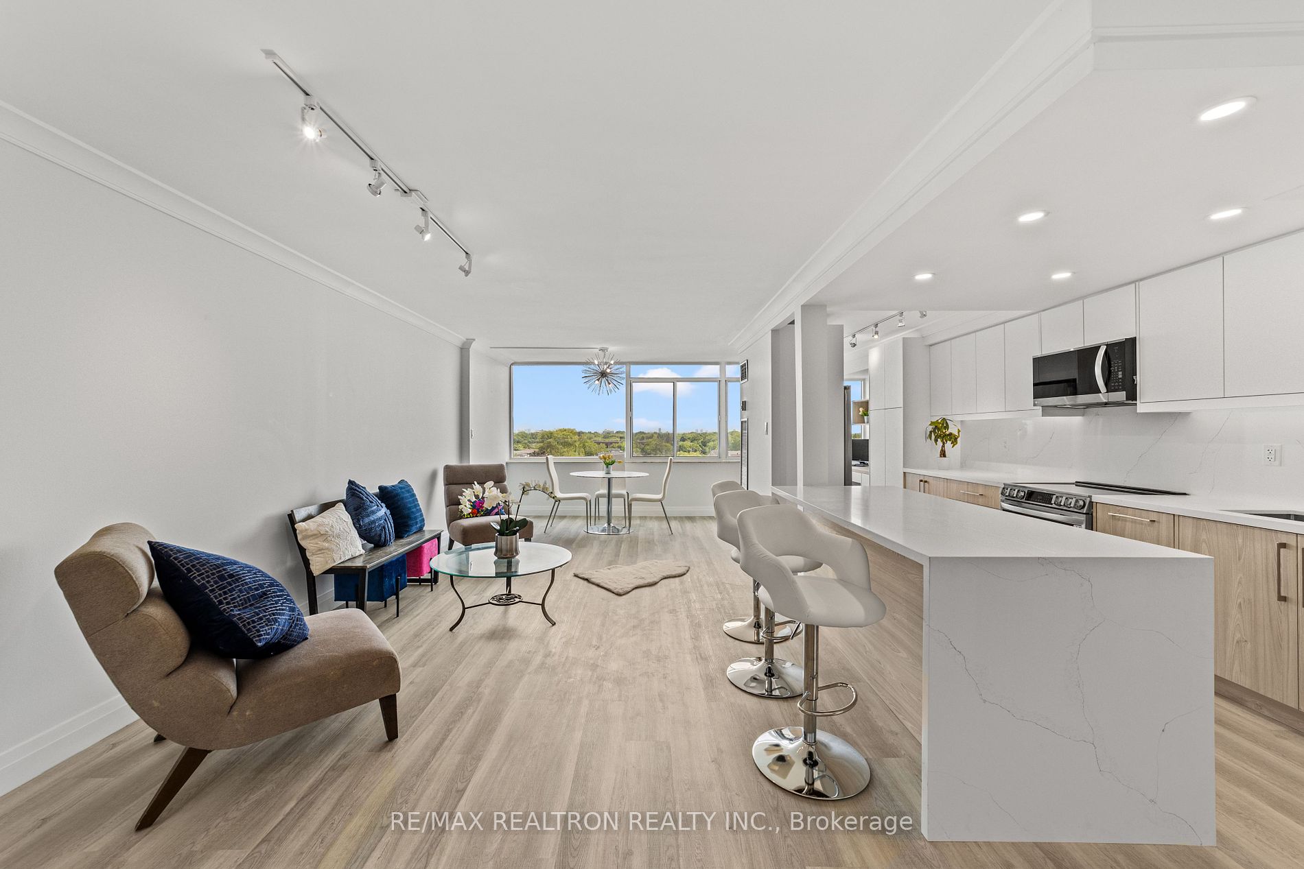 3000 Bathurst St, #706