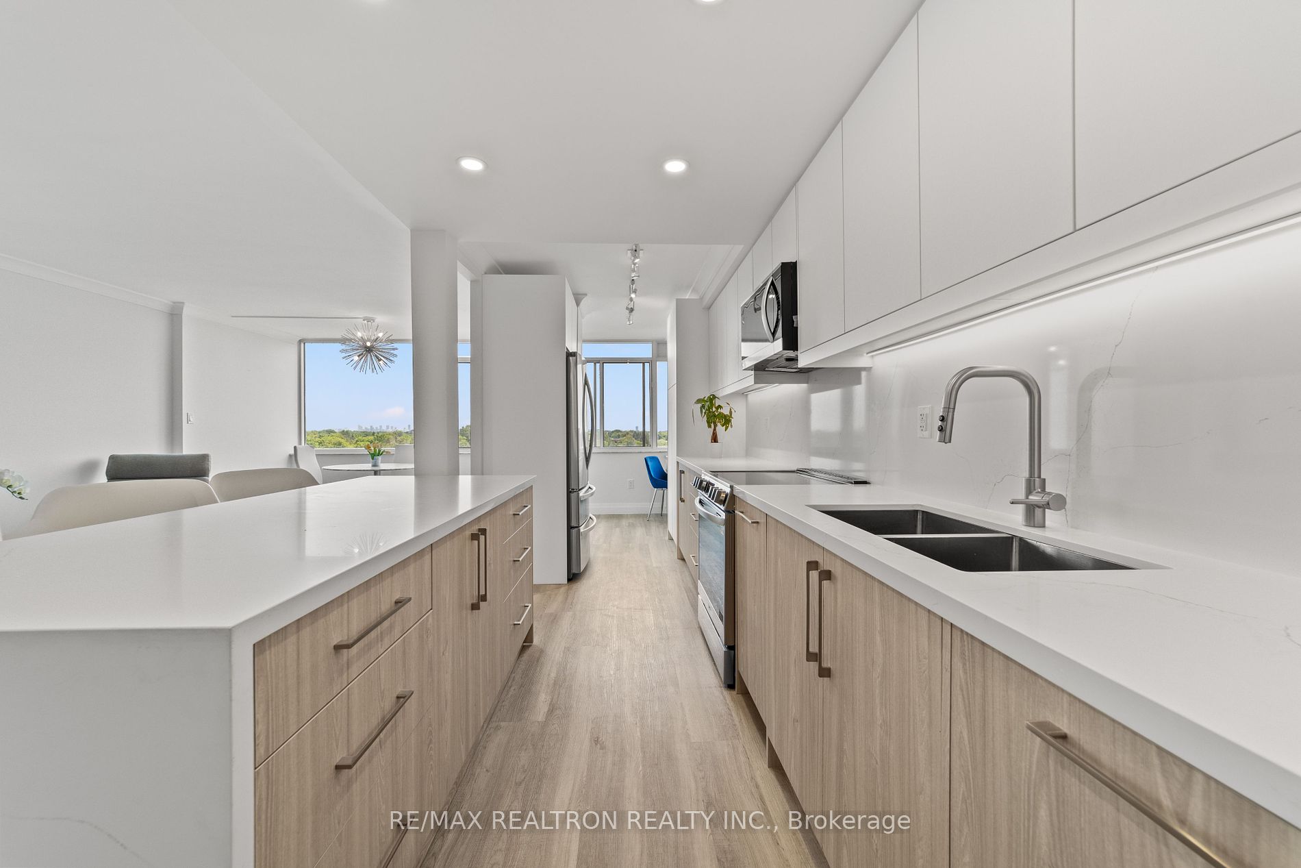 3000 Bathurst St, #706