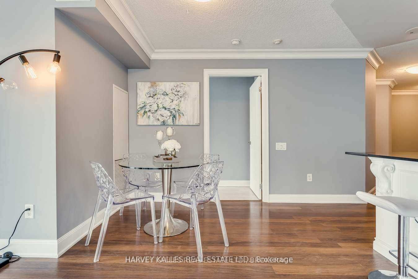 2191 Yonge St, #902