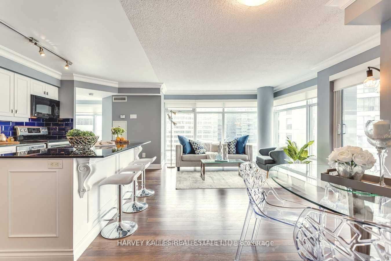 2191 Yonge St, #902