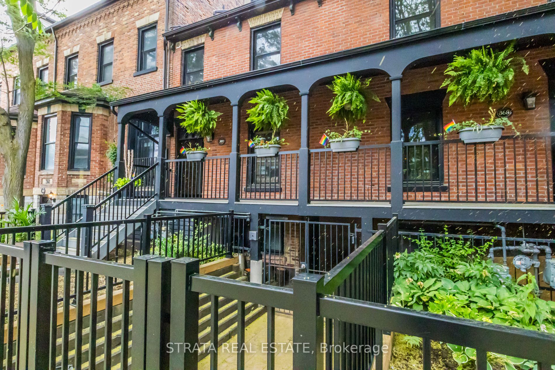 364 Dundas St E, #A