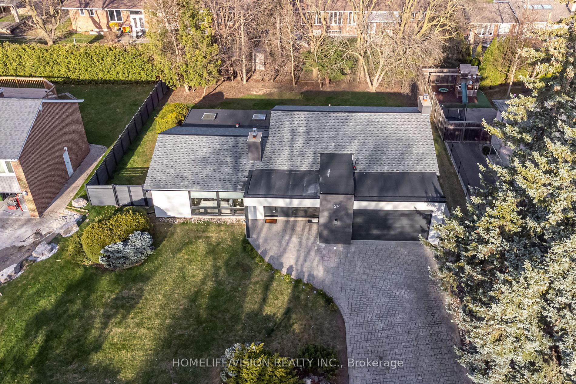 29 Parmbelle Cres