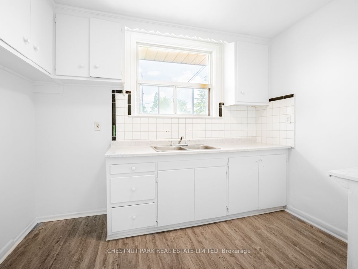 217 Cocksfield Ave