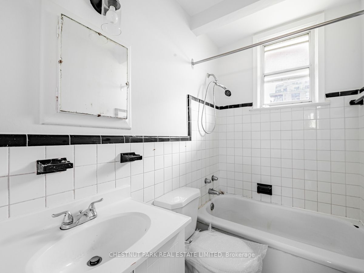 217 Cocksfield Ave