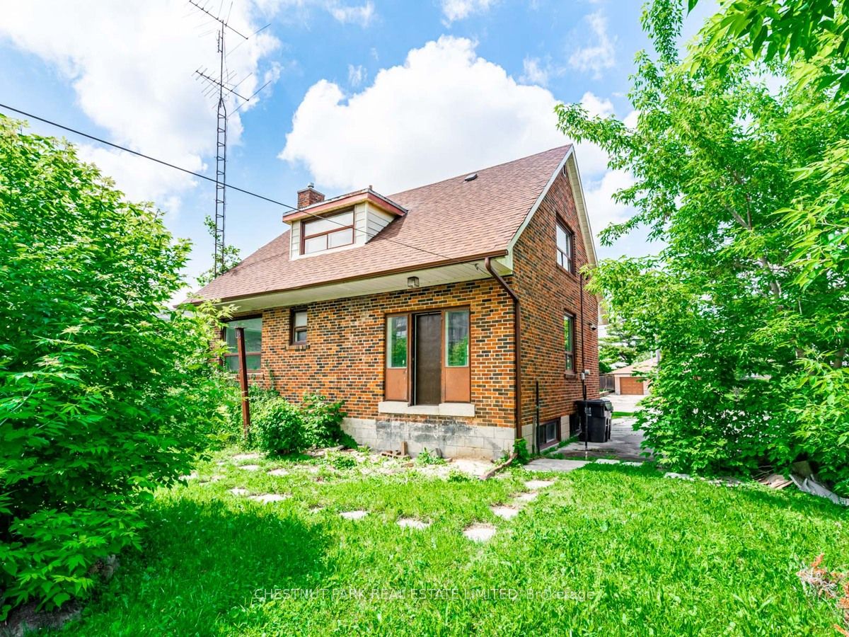 217 Cocksfield Ave