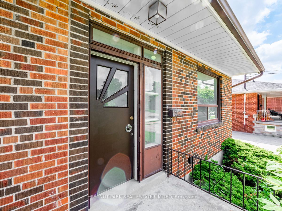 217 Cocksfield Ave