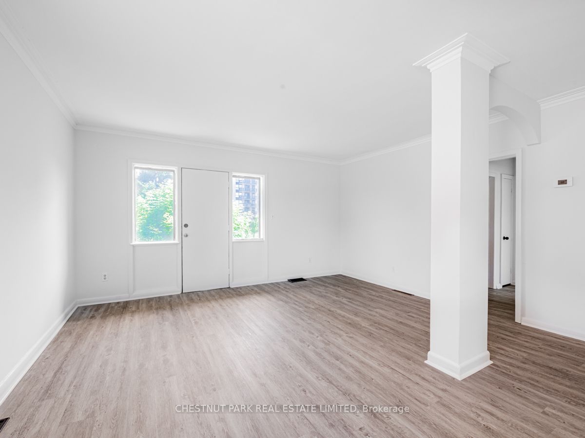 217 Cocksfield Ave