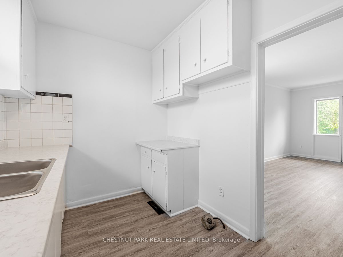 217 Cocksfield Ave