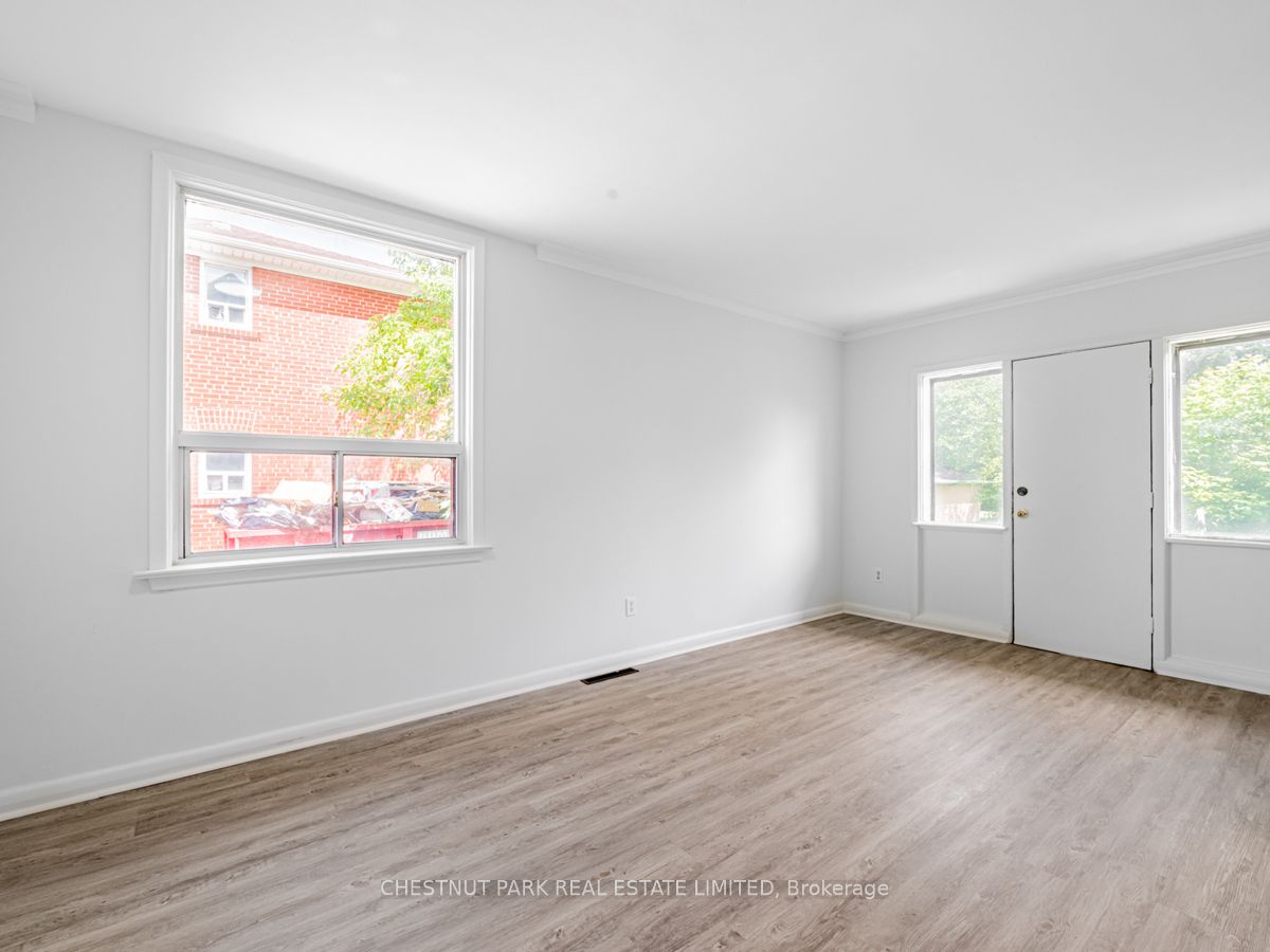 217 Cocksfield Ave