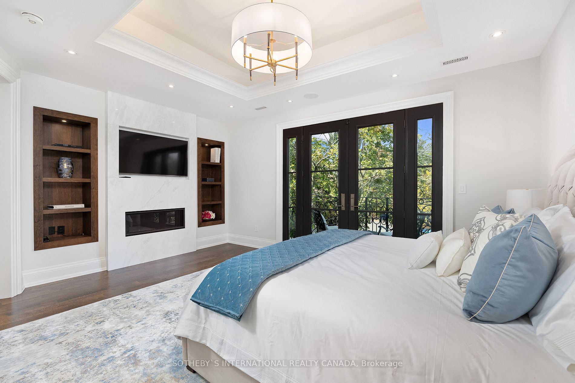22 Hillhurst Blvd