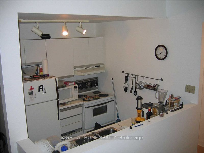 210 Mccaul Street #B