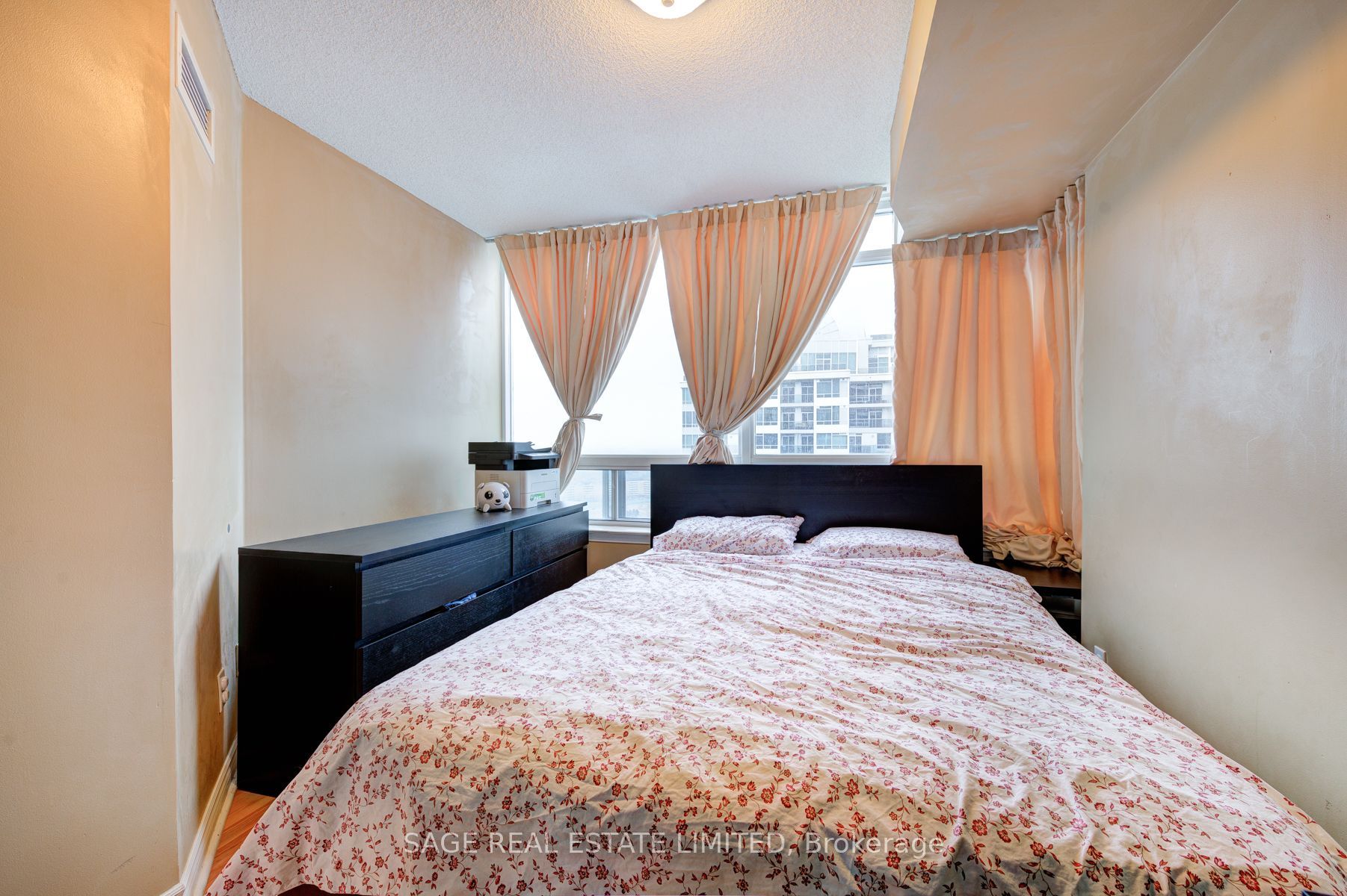 3 Rean Dr, #2512