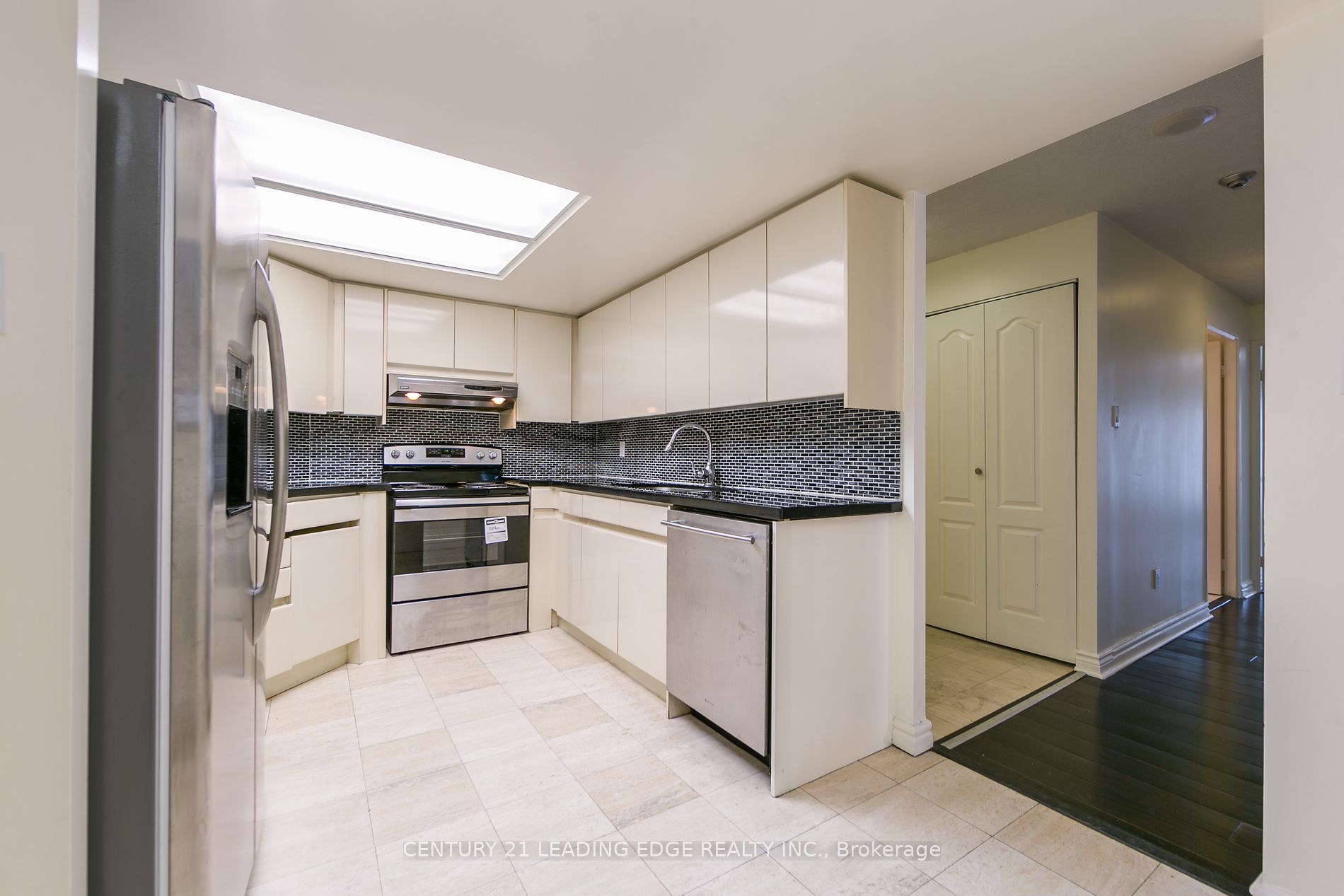 33 University Ave, #1508