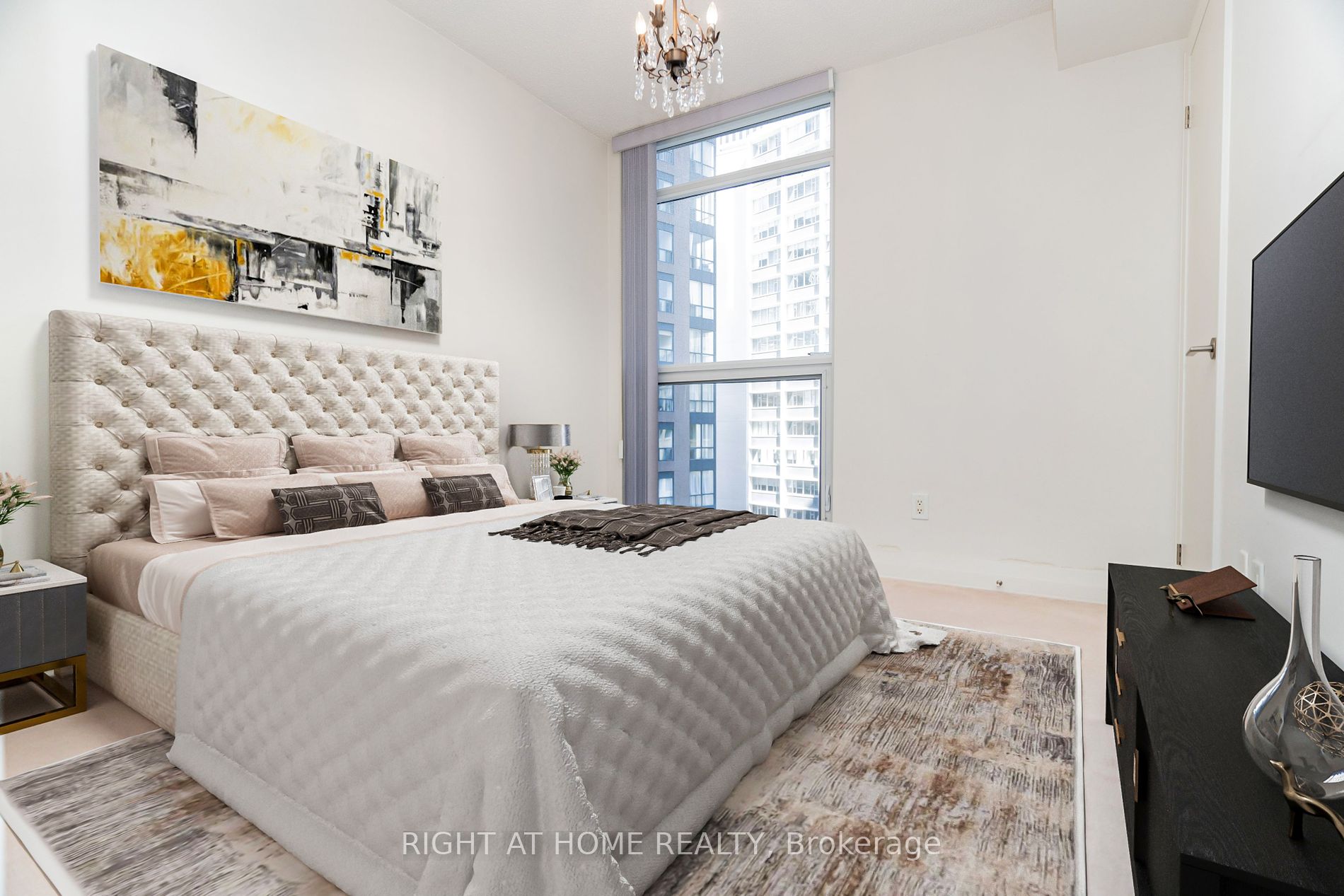 21 Carlton St, #1010