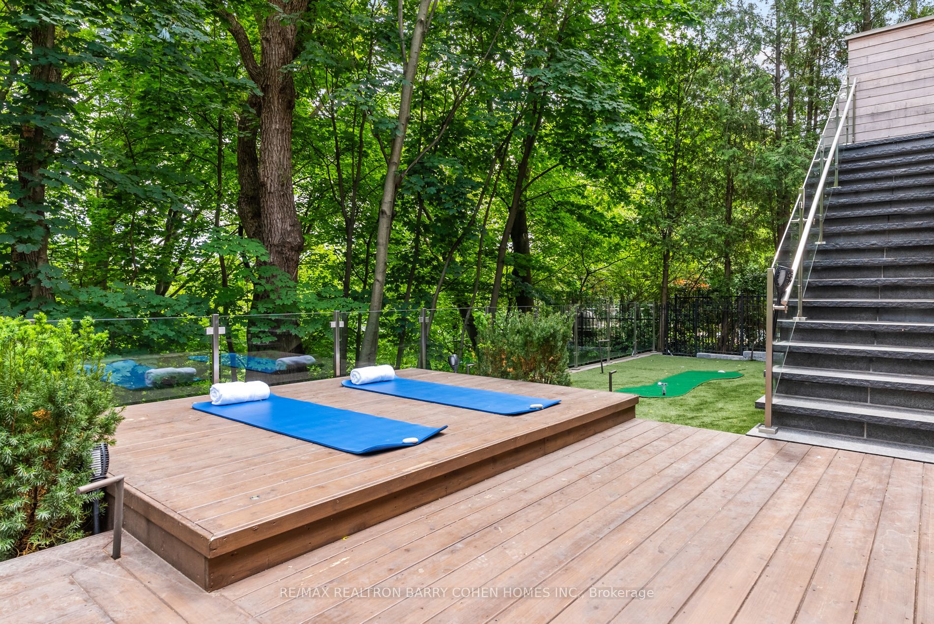 11 Ridgewood Rd