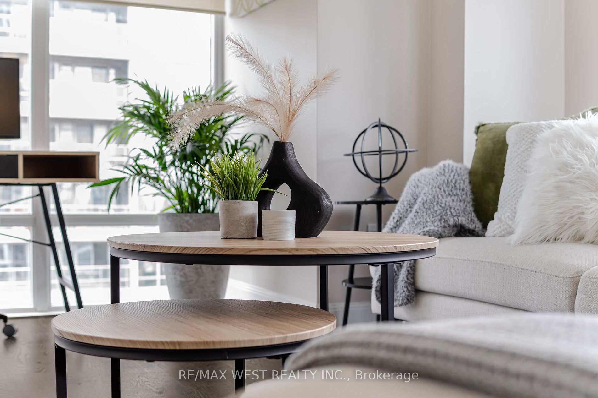 2181 Yonge St, #1811