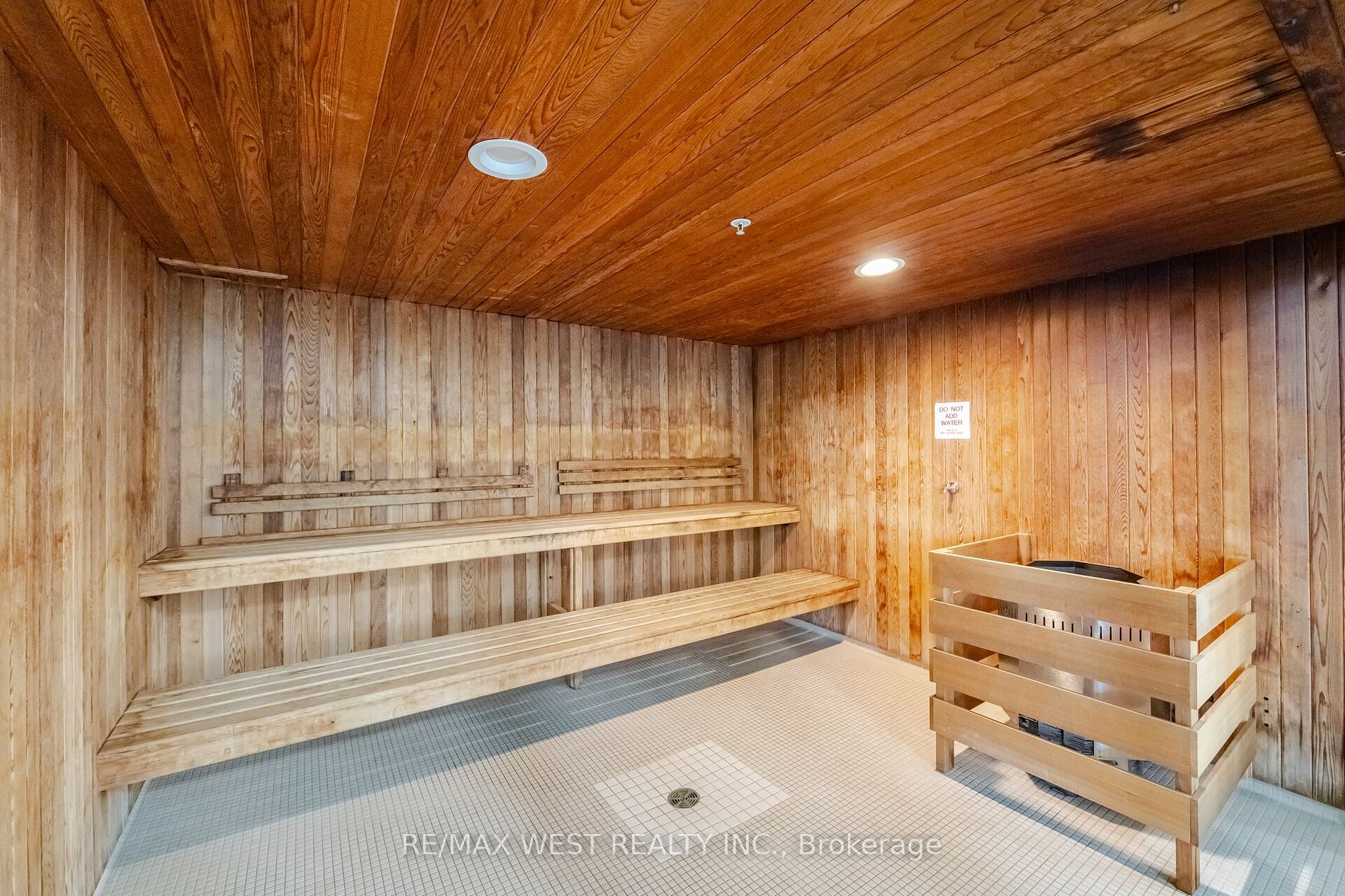 2181 Yonge St, #1811