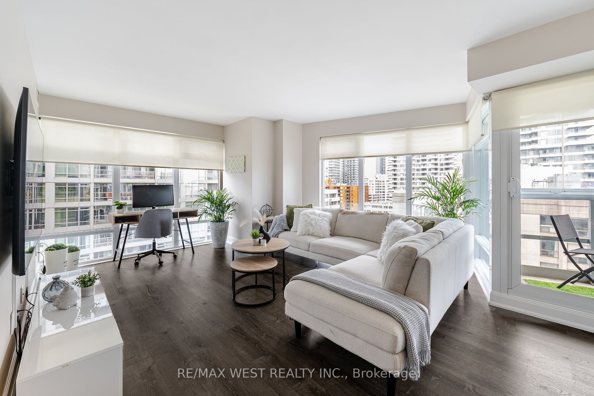 2181 Yonge St, #1811