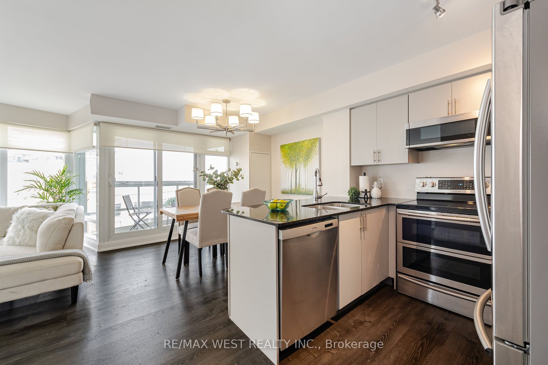 2181 Yonge St, #1811