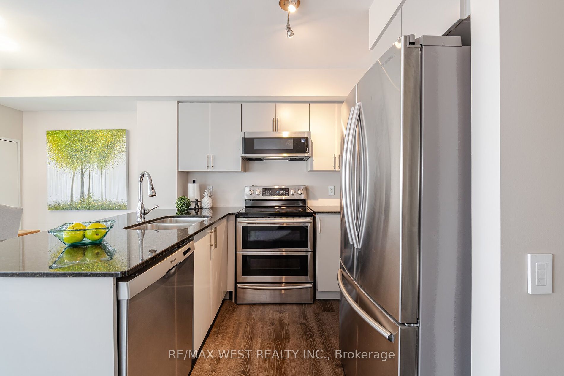 2181 Yonge St, #1811