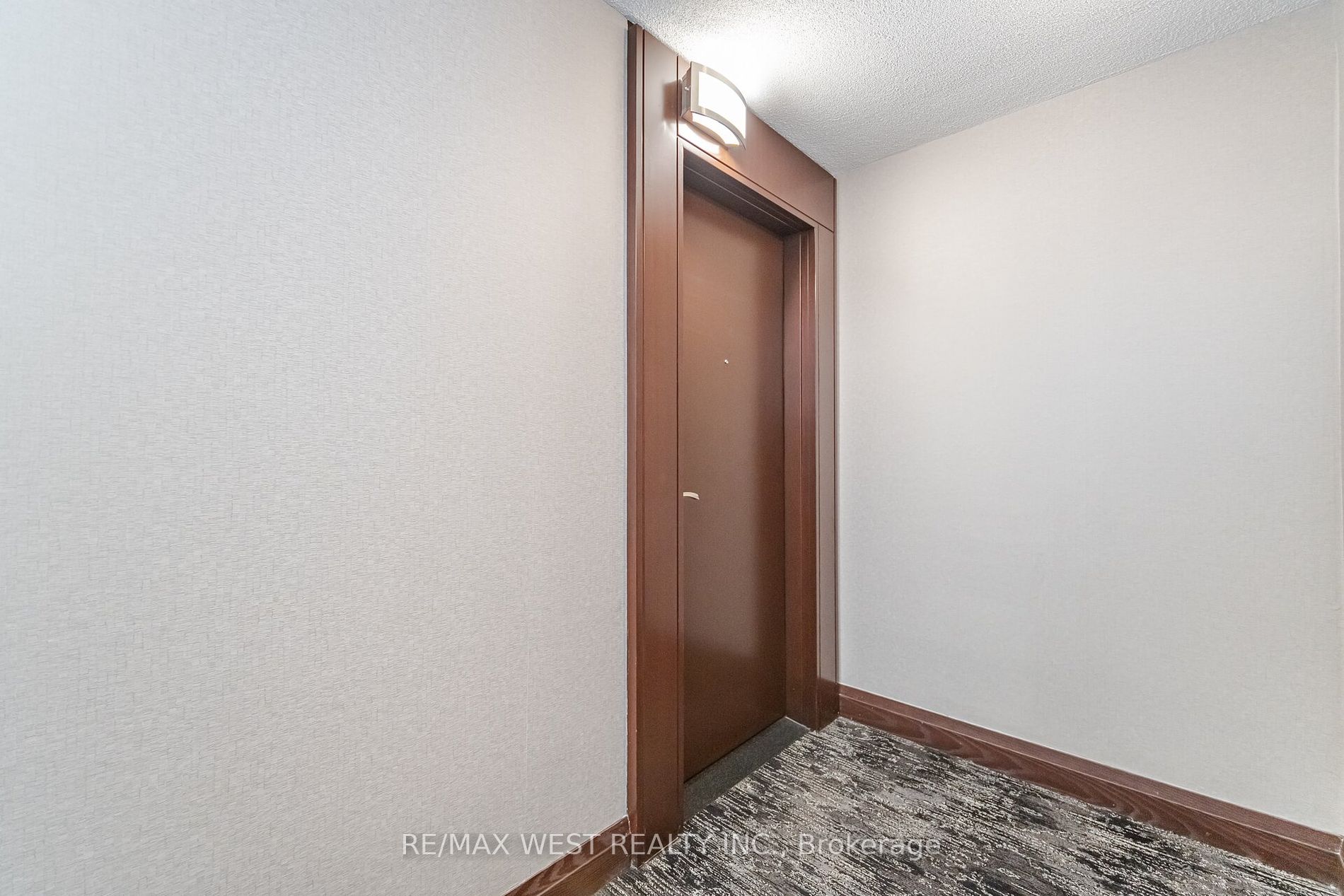 2181 Yonge St, #1811