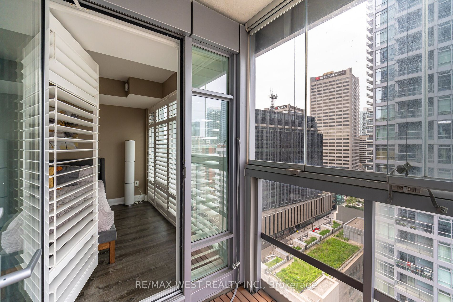 2181 Yonge St, #1811