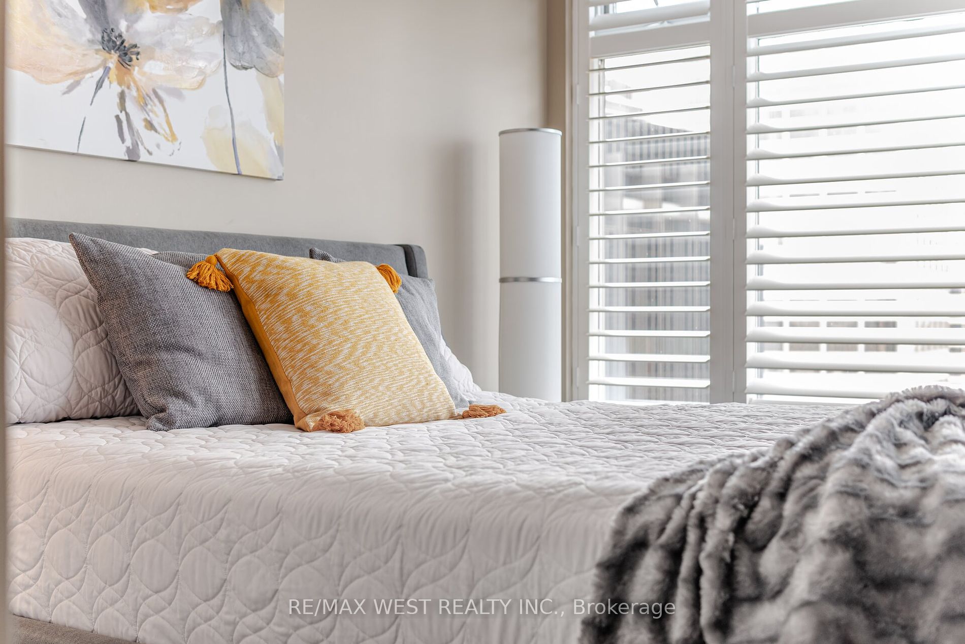 2181 Yonge St, #1811