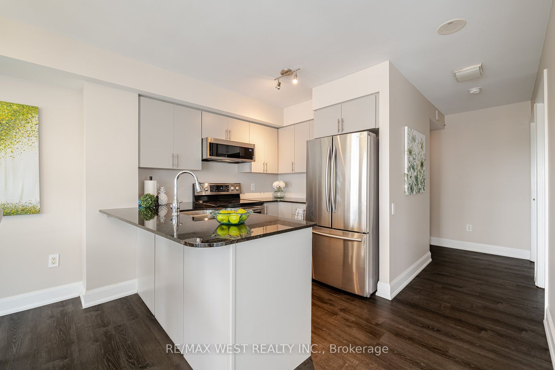 2181 Yonge St, #1811