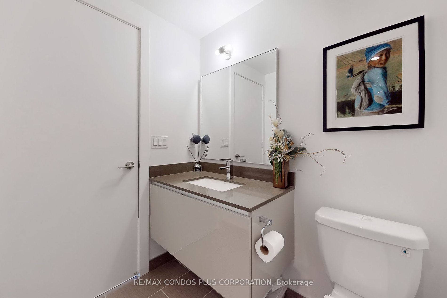 200 Bloor St W, #2105