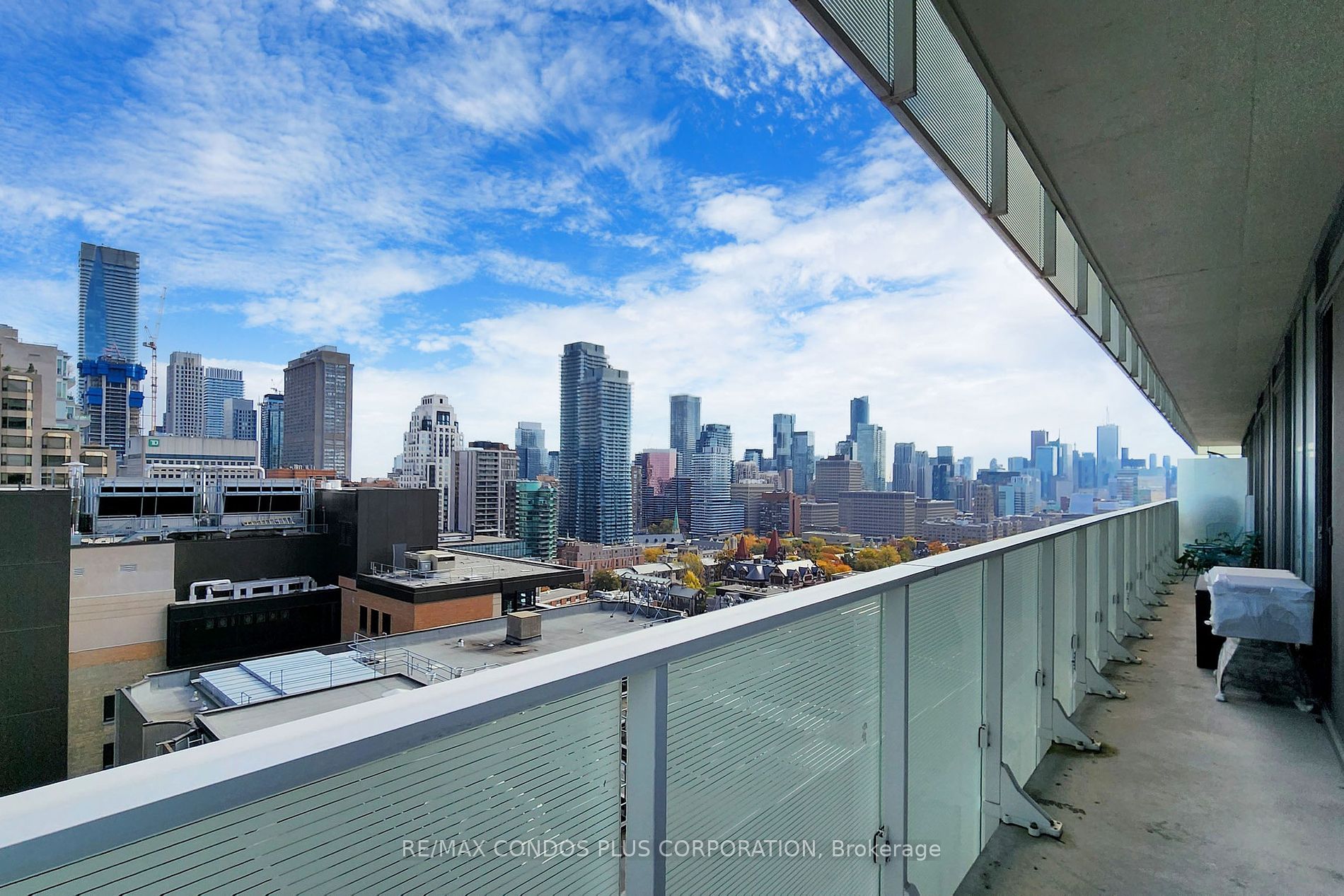 200 Bloor St W, #2105