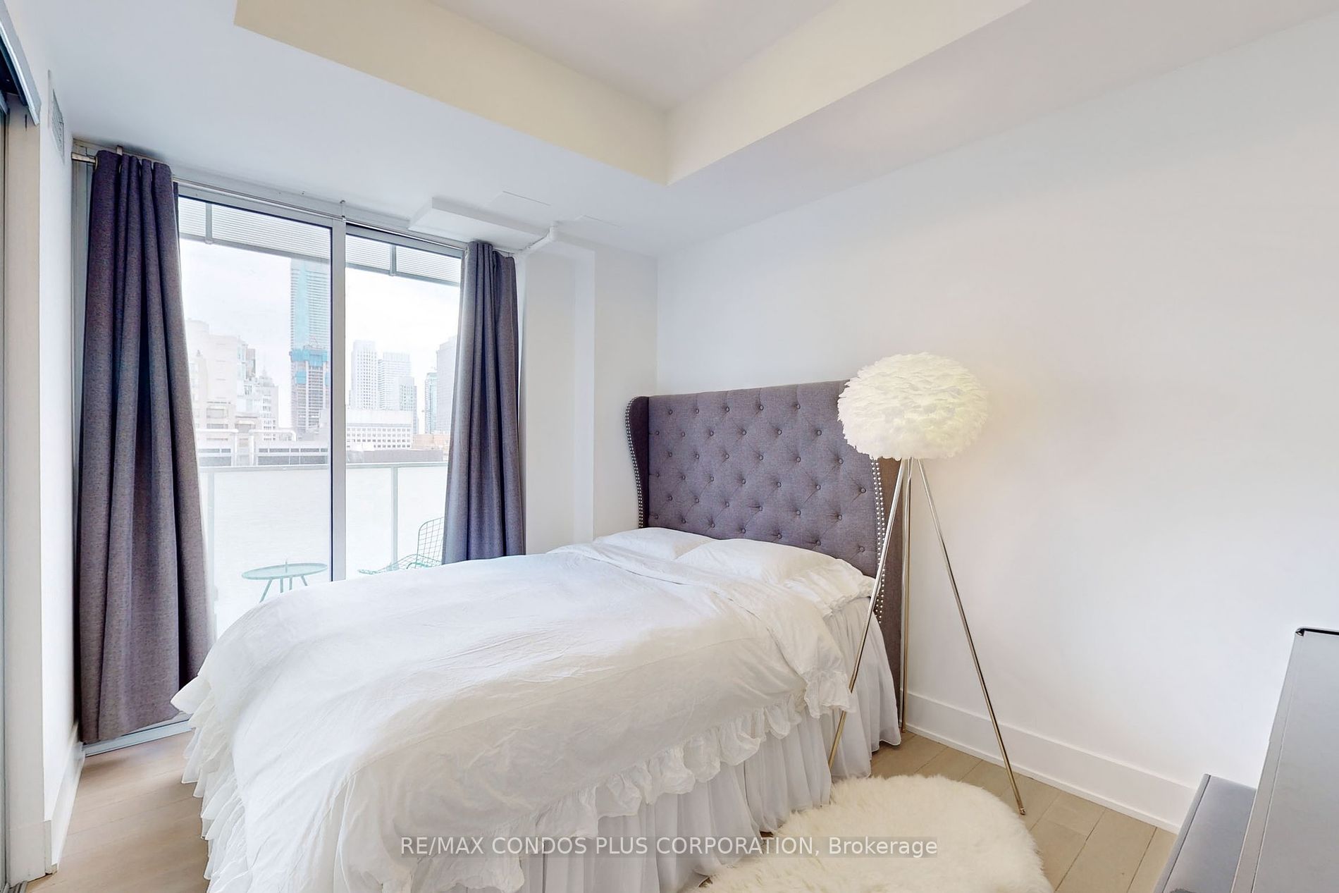 200 Bloor St W, #2105