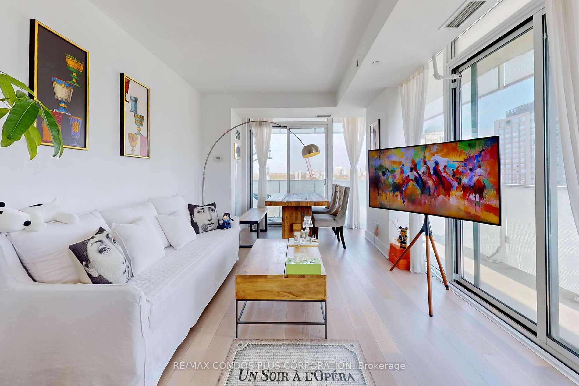 200 Bloor St W, #2105