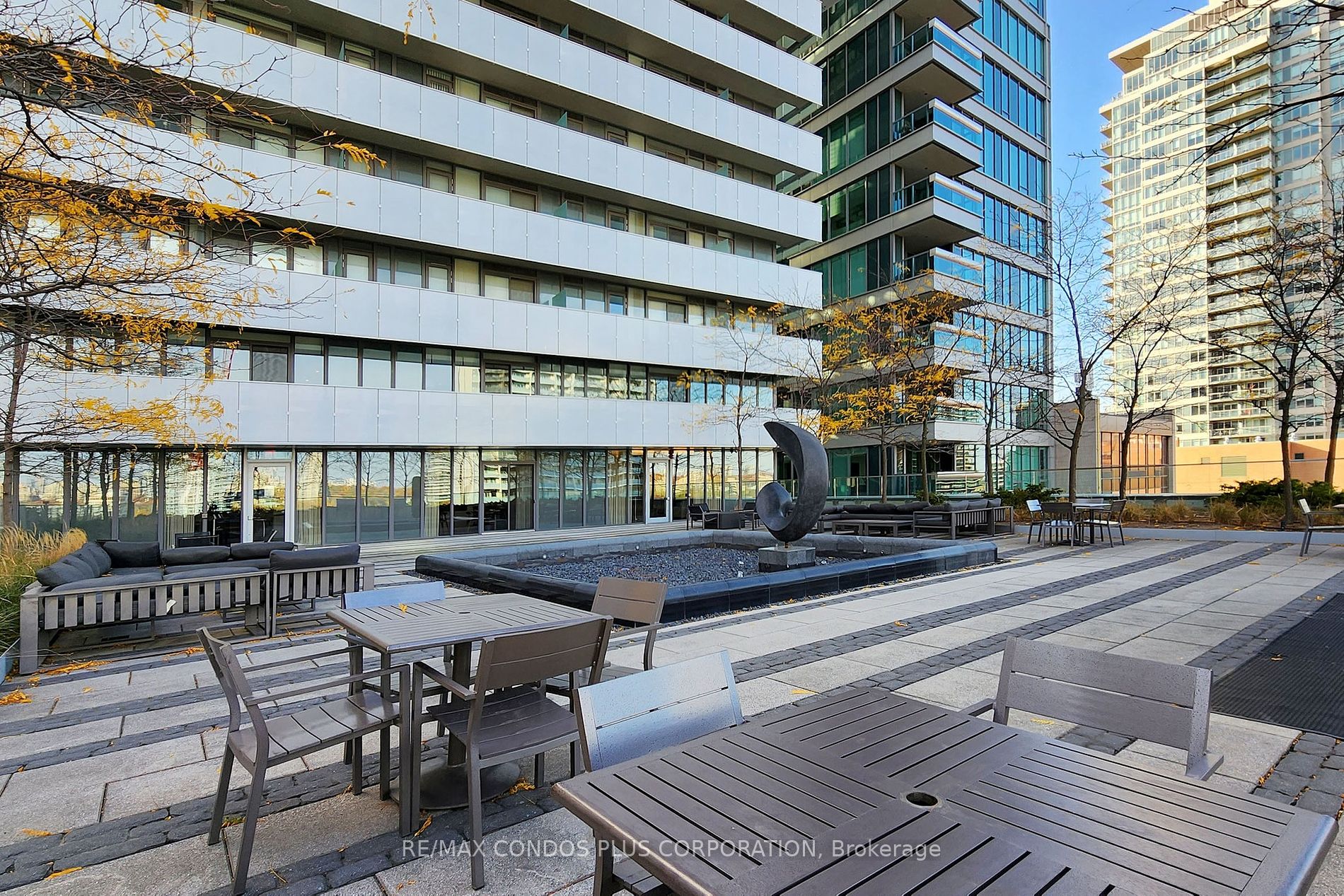 200 Bloor St W, #2105