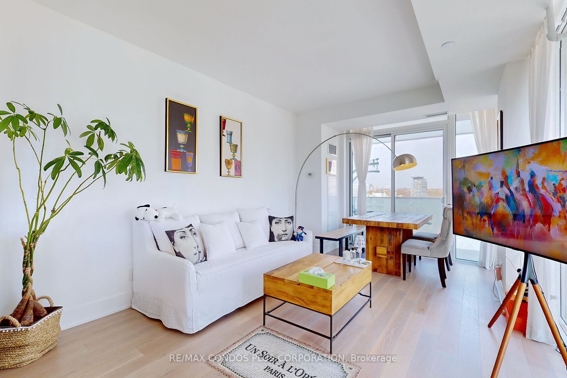 200 Bloor St W, #2105