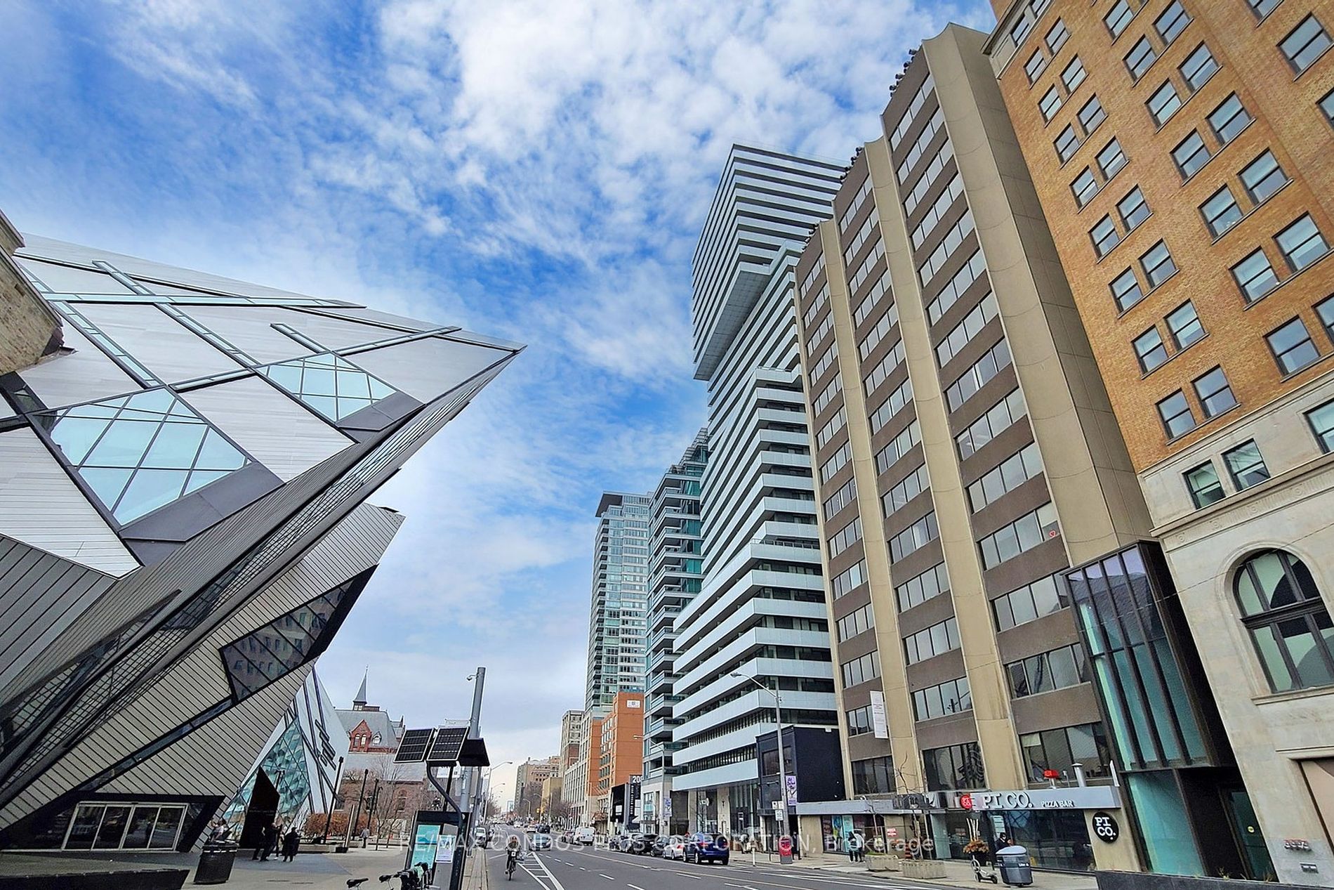 200 Bloor St W, #2105