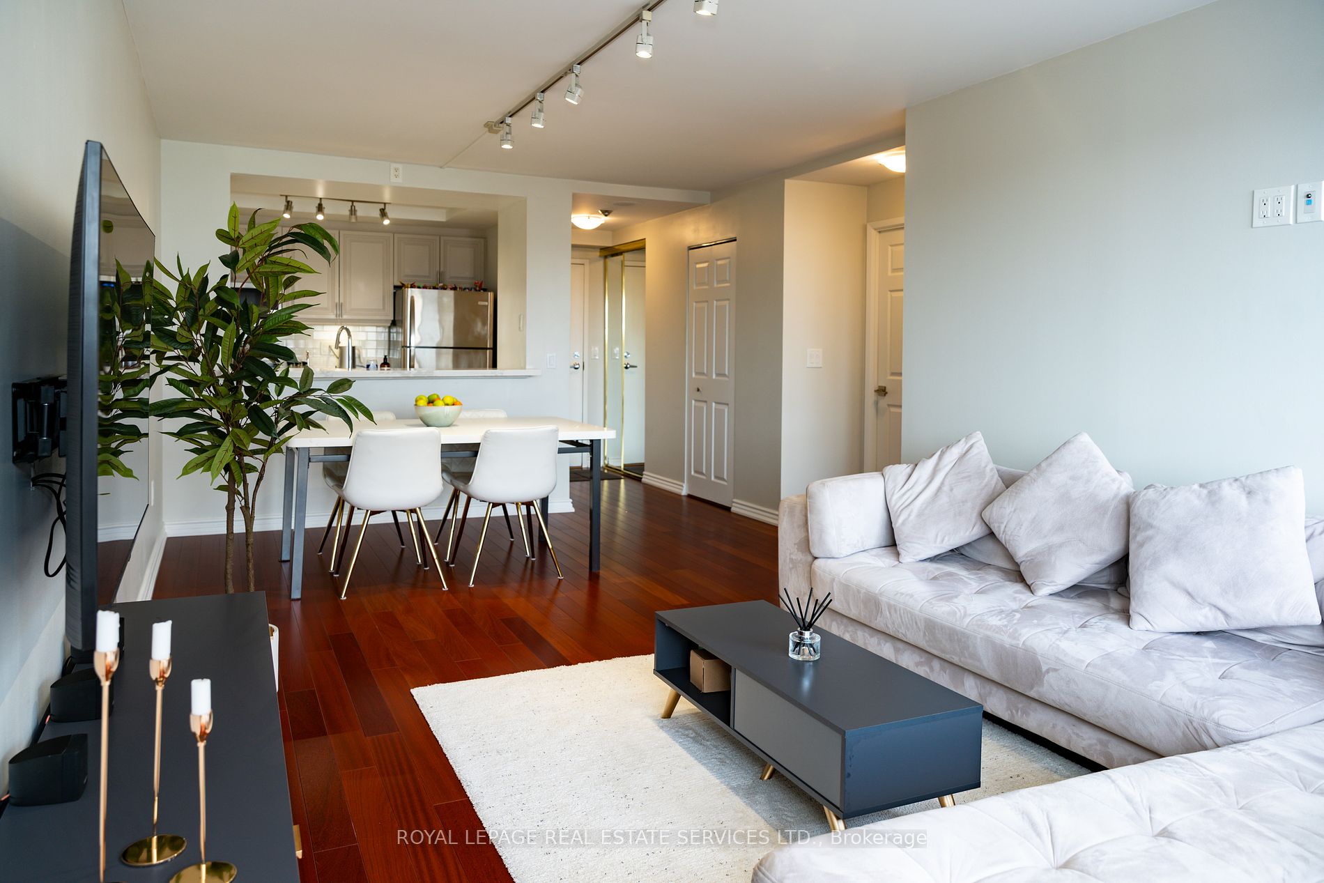 7 Concorde Place, #212