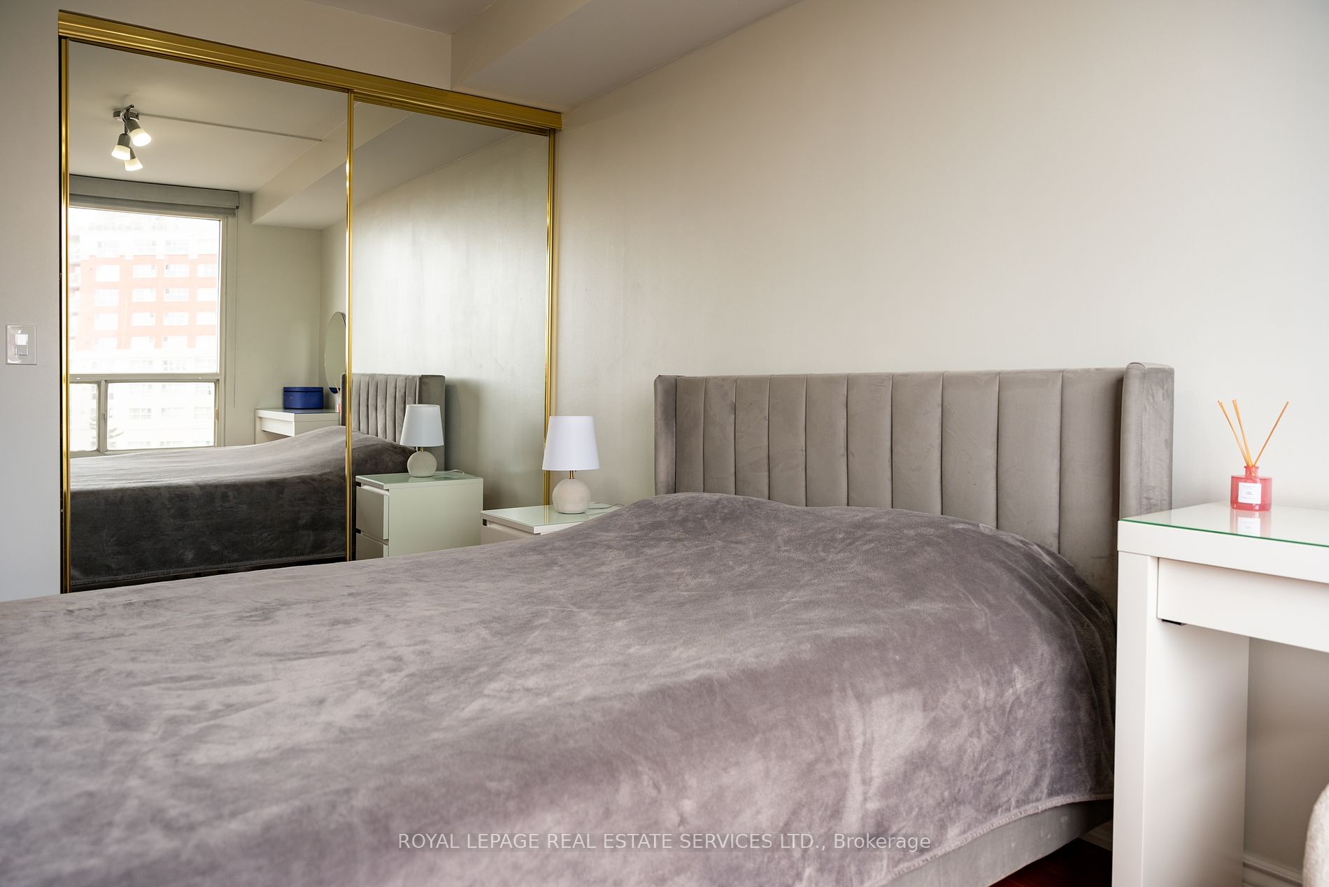 7 Concorde Place, #212