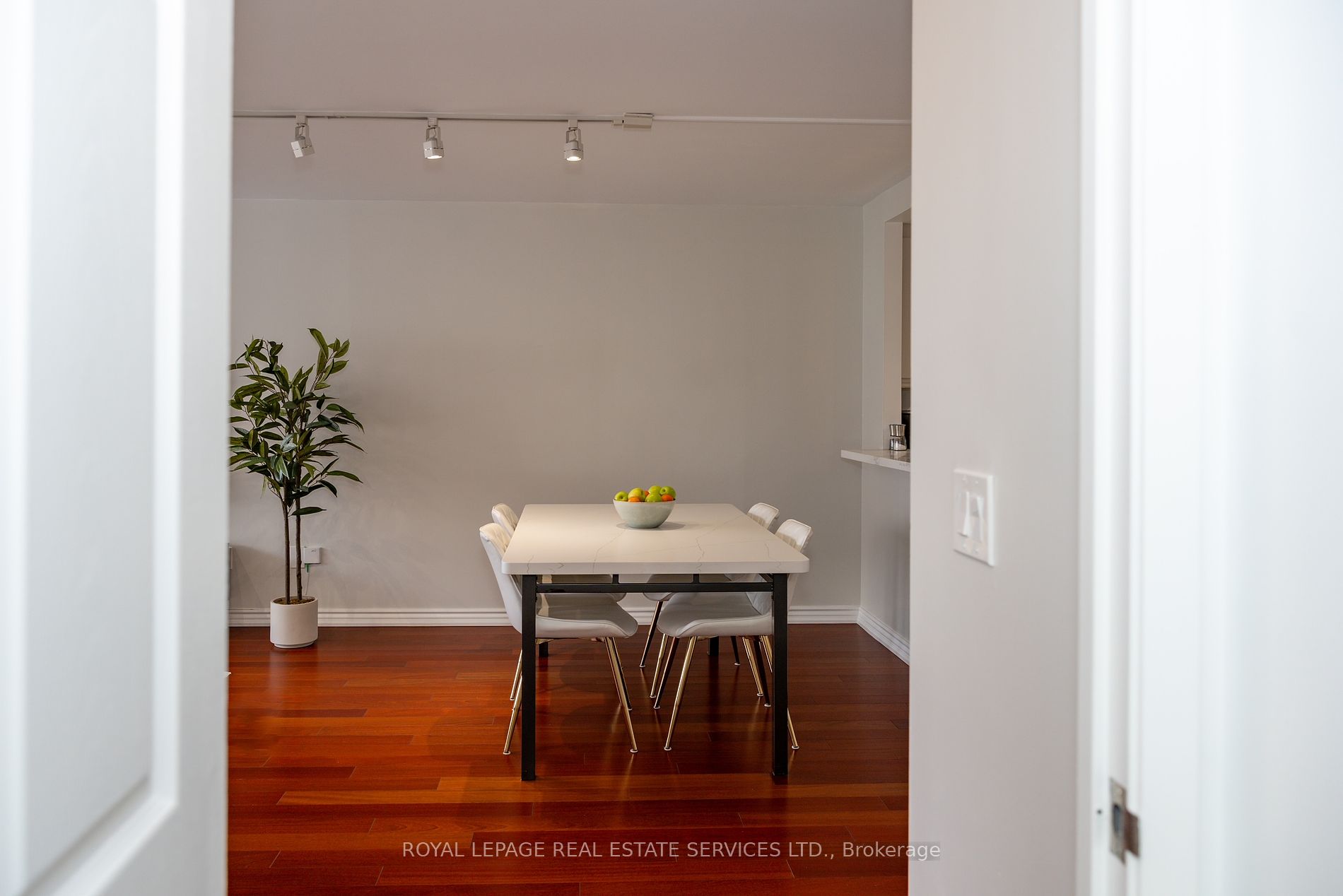7 Concorde Place, #212