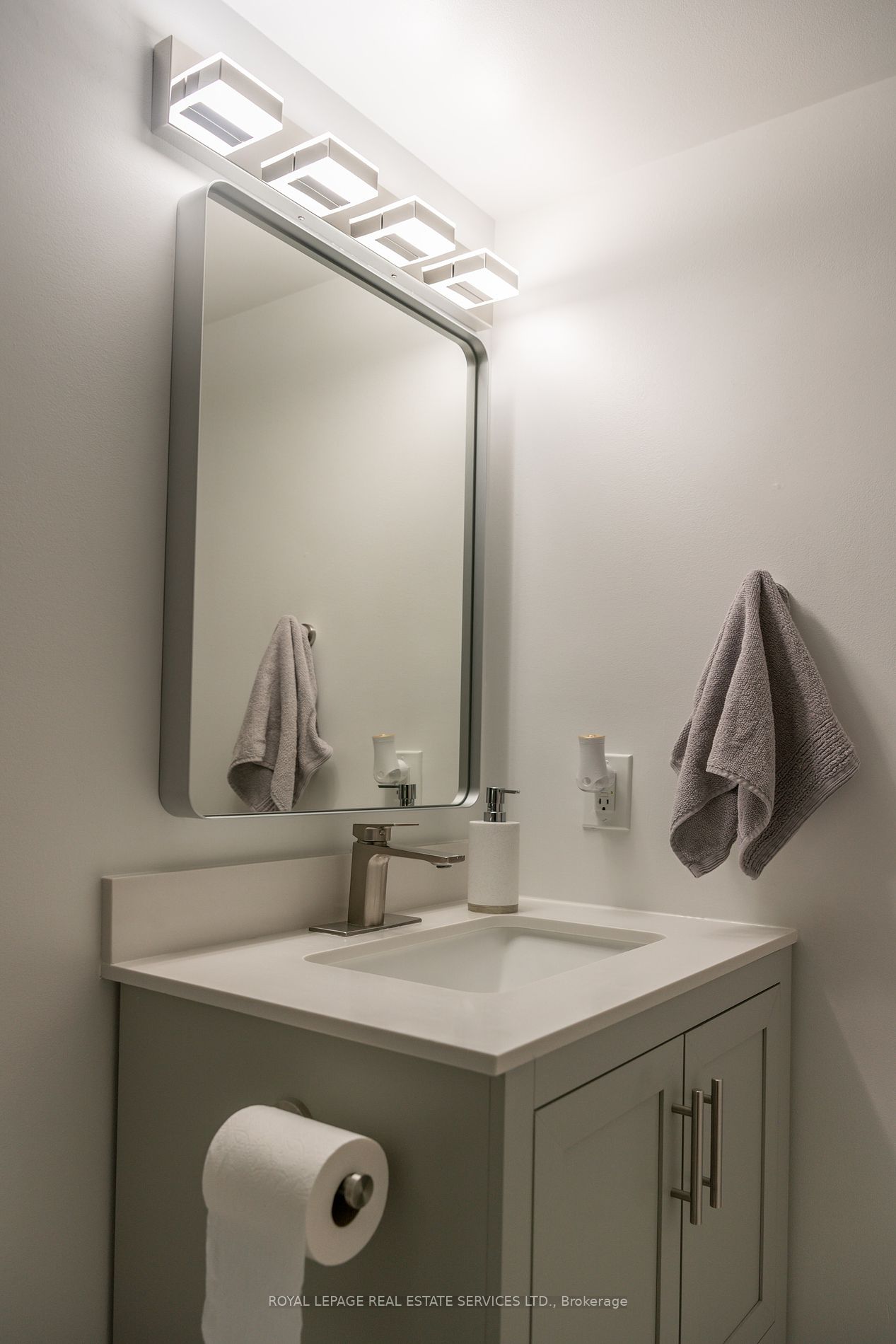 7 Concorde Place, #212