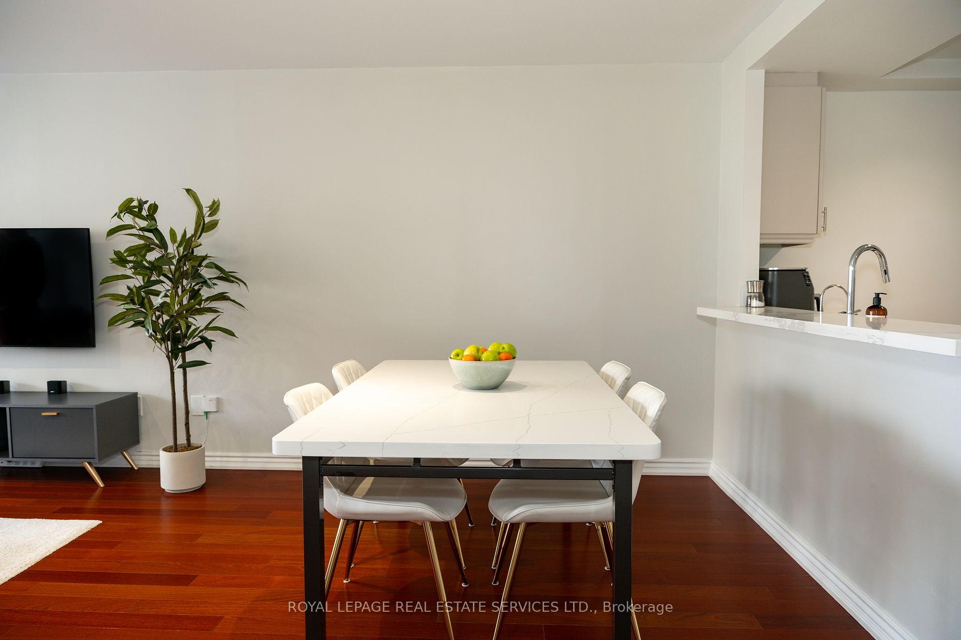 7 Concorde Place, #212