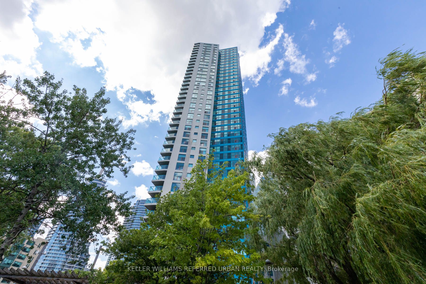 99 Harbour Sq, #3303