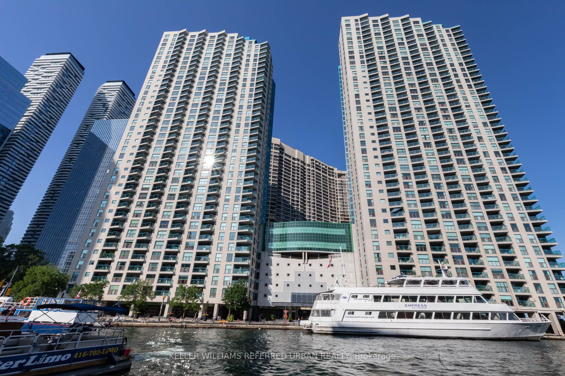 99 Harbour Sq, #3303