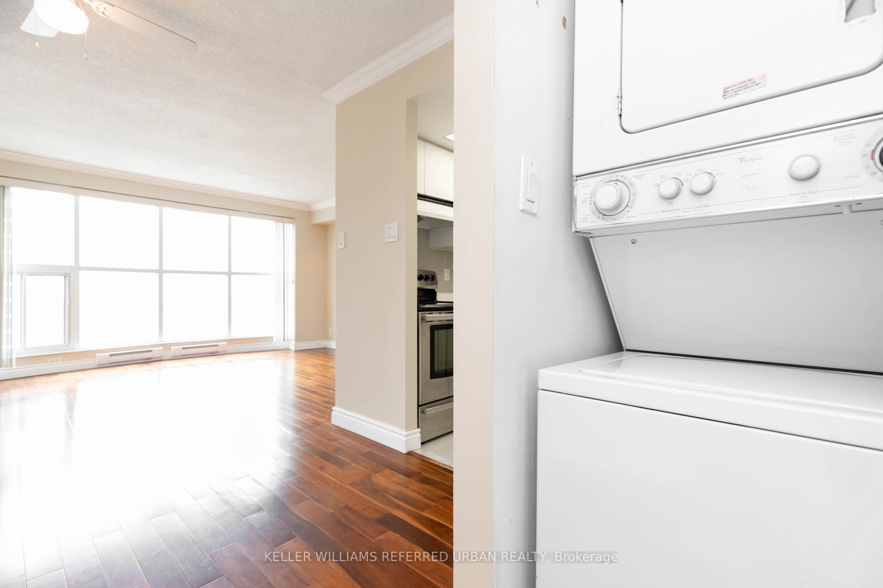 99 Harbour Sq, #3303