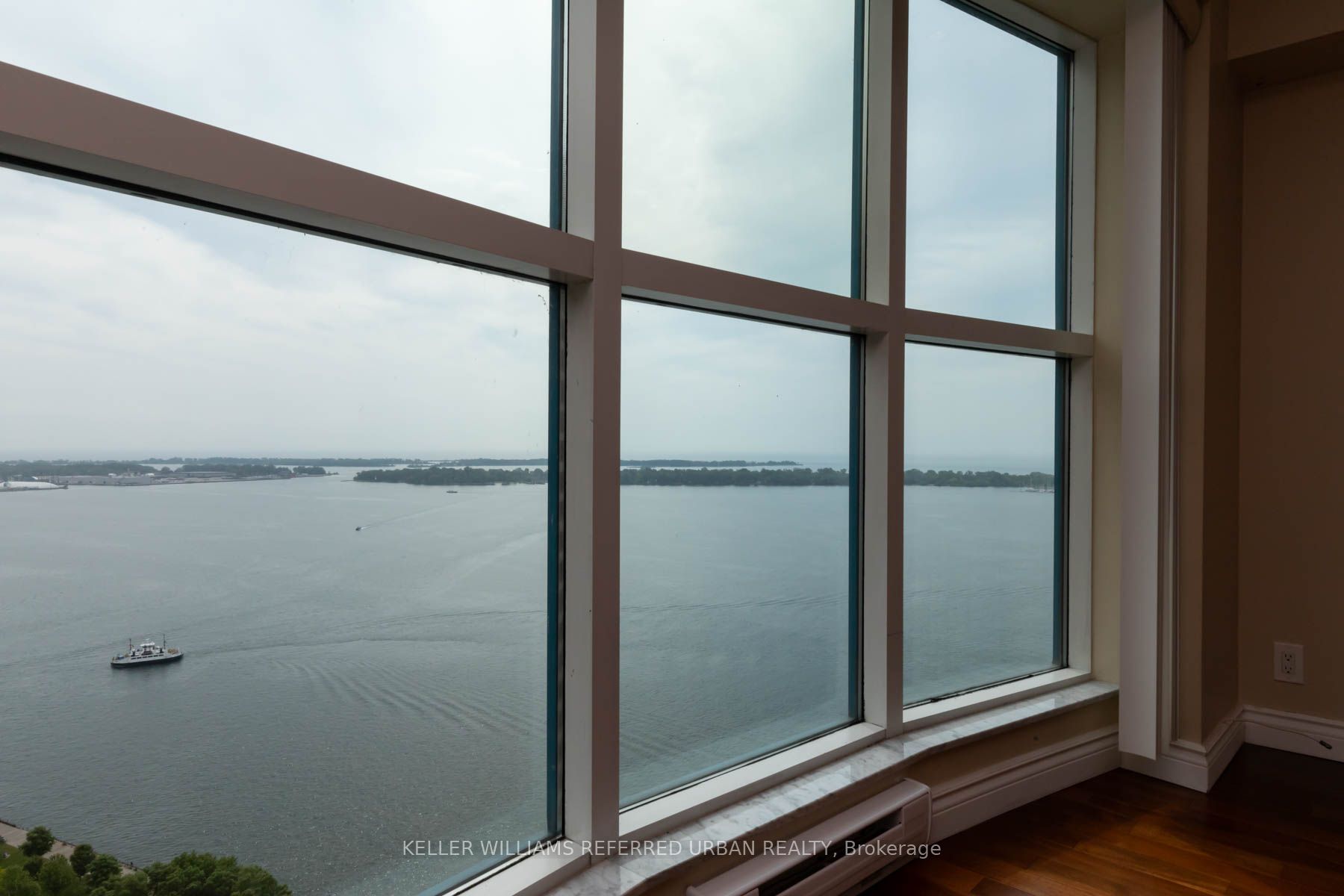 99 Harbour Sq, #3303