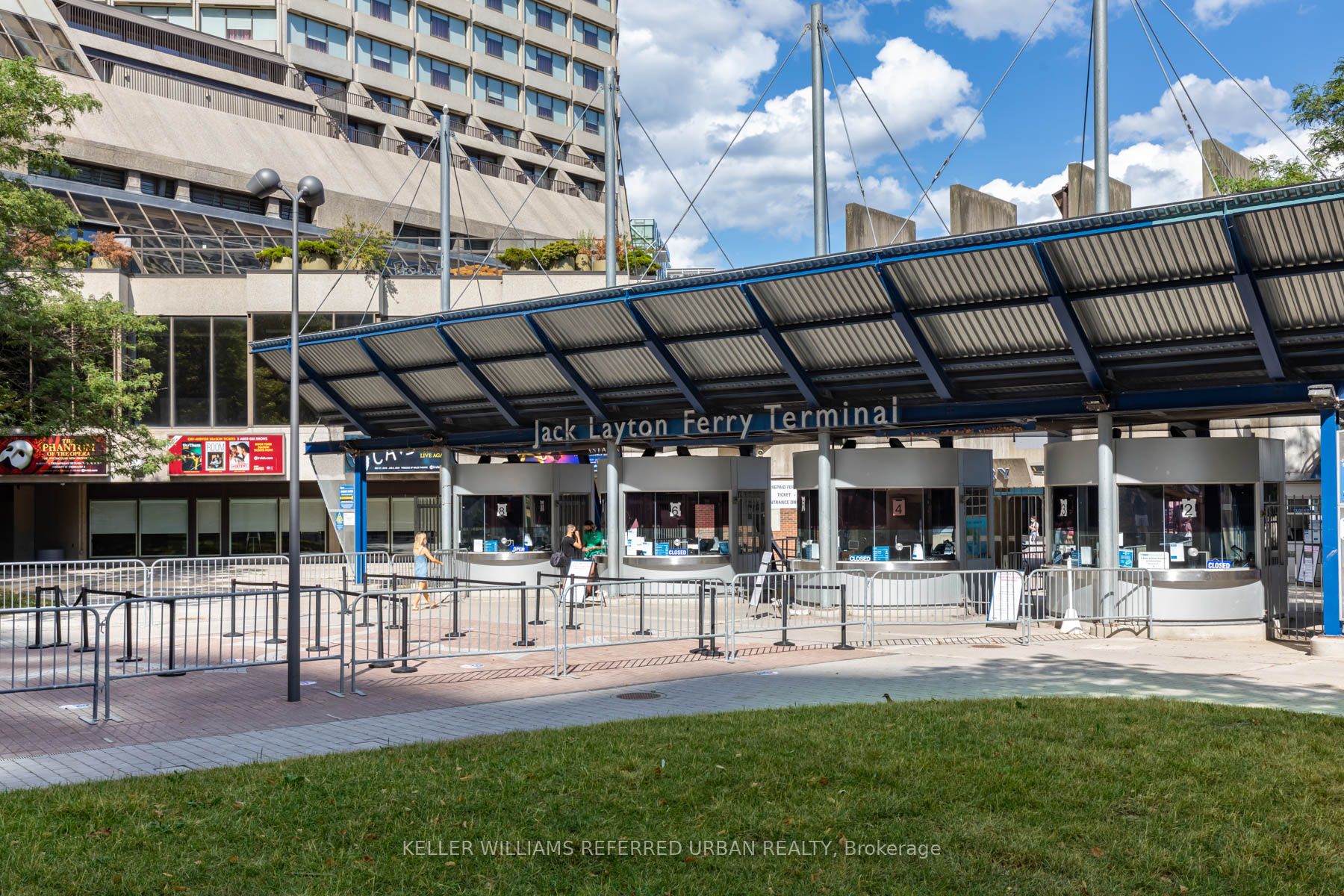 99 Harbour Sq, #3303